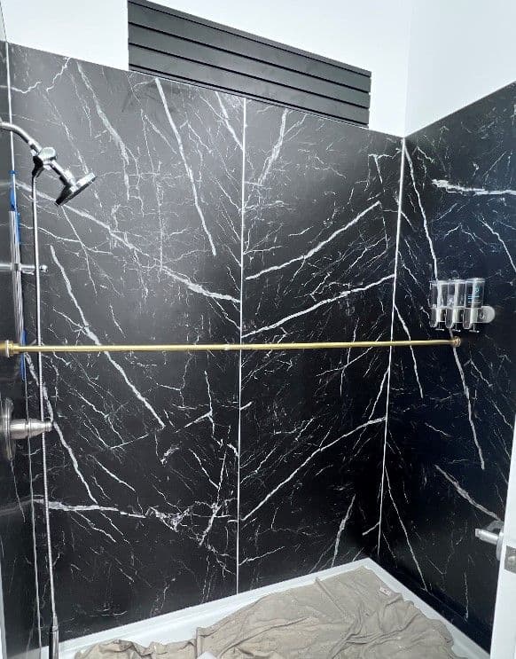 Trinity---Black-Carrara.jpg